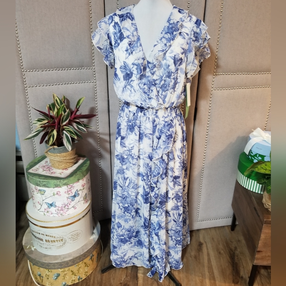 Kate & Lily Blue and White Floral Maxi Dress